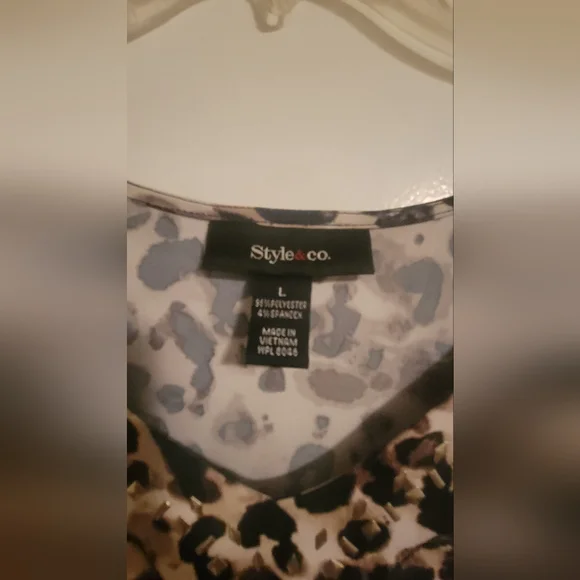 Leopard Top - Picture 2 of 3